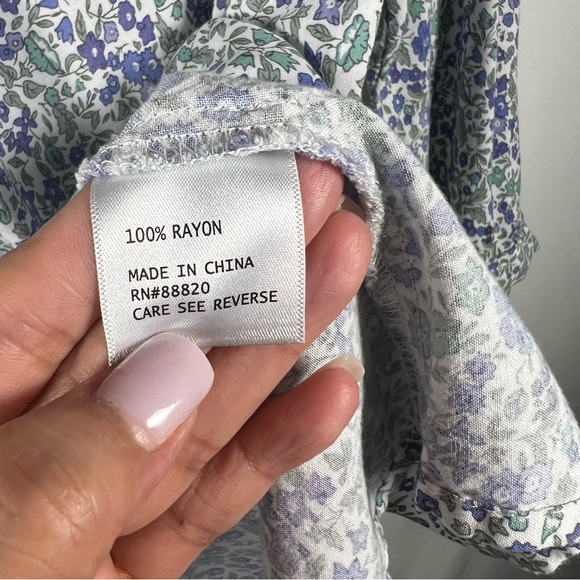 Anne Carson Women’s Floral V-Neck Blouse 3/4 Sleeves - Medium - Picture 4 of 8